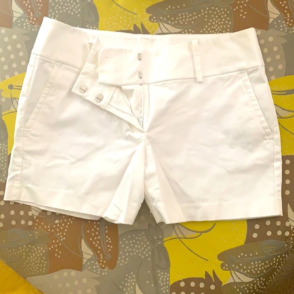 Ann Taylor White City Short Size 6 - Picture 1 of 8